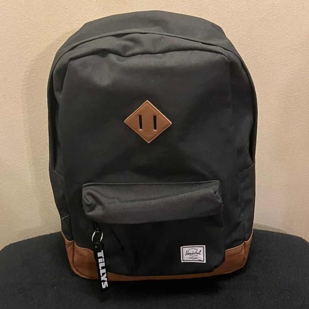 Herschel heritage backpack 18 inch.